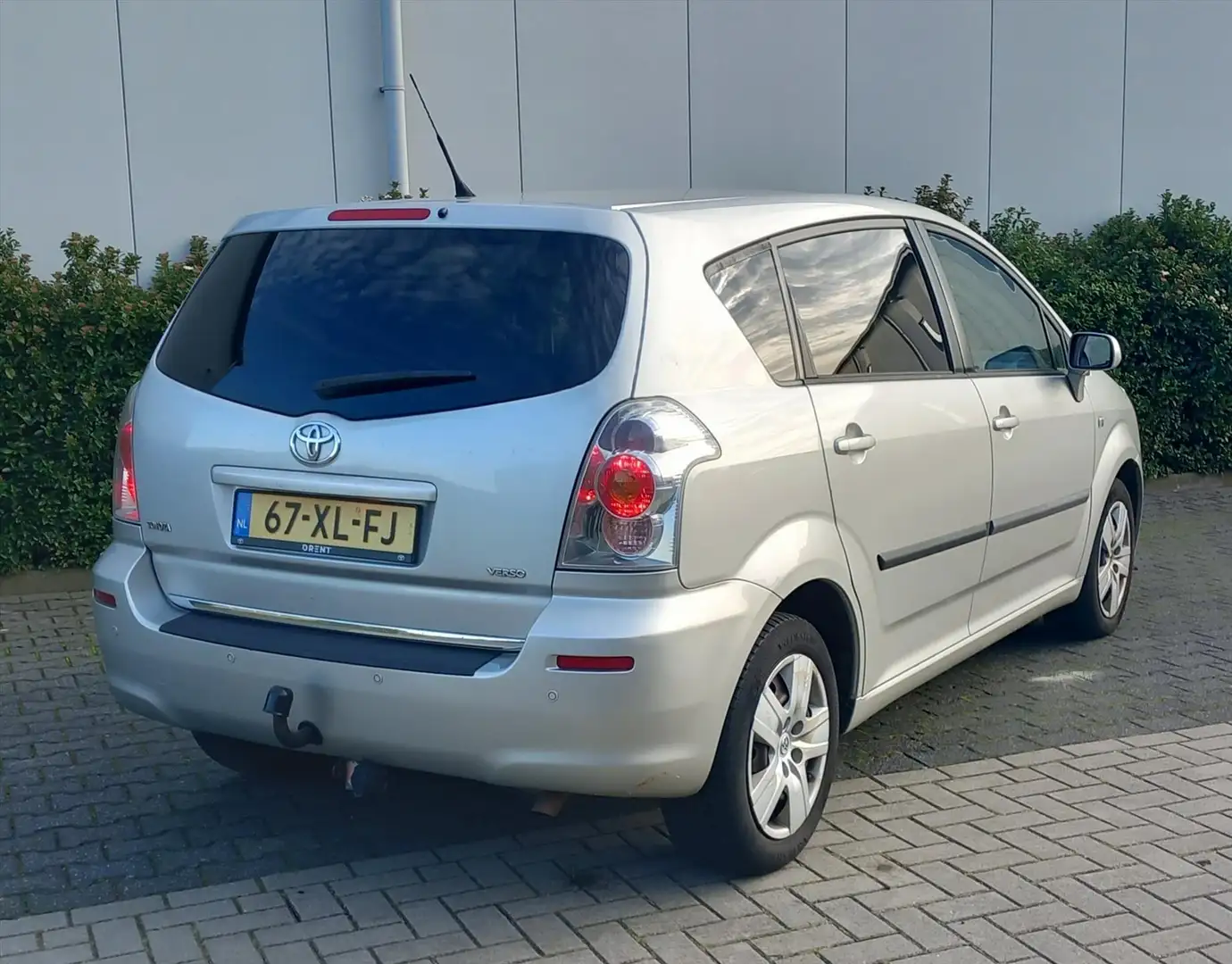 Toyota Corolla Verso 1.8 VVT-I 5P Dynamic Clima Gris - 2