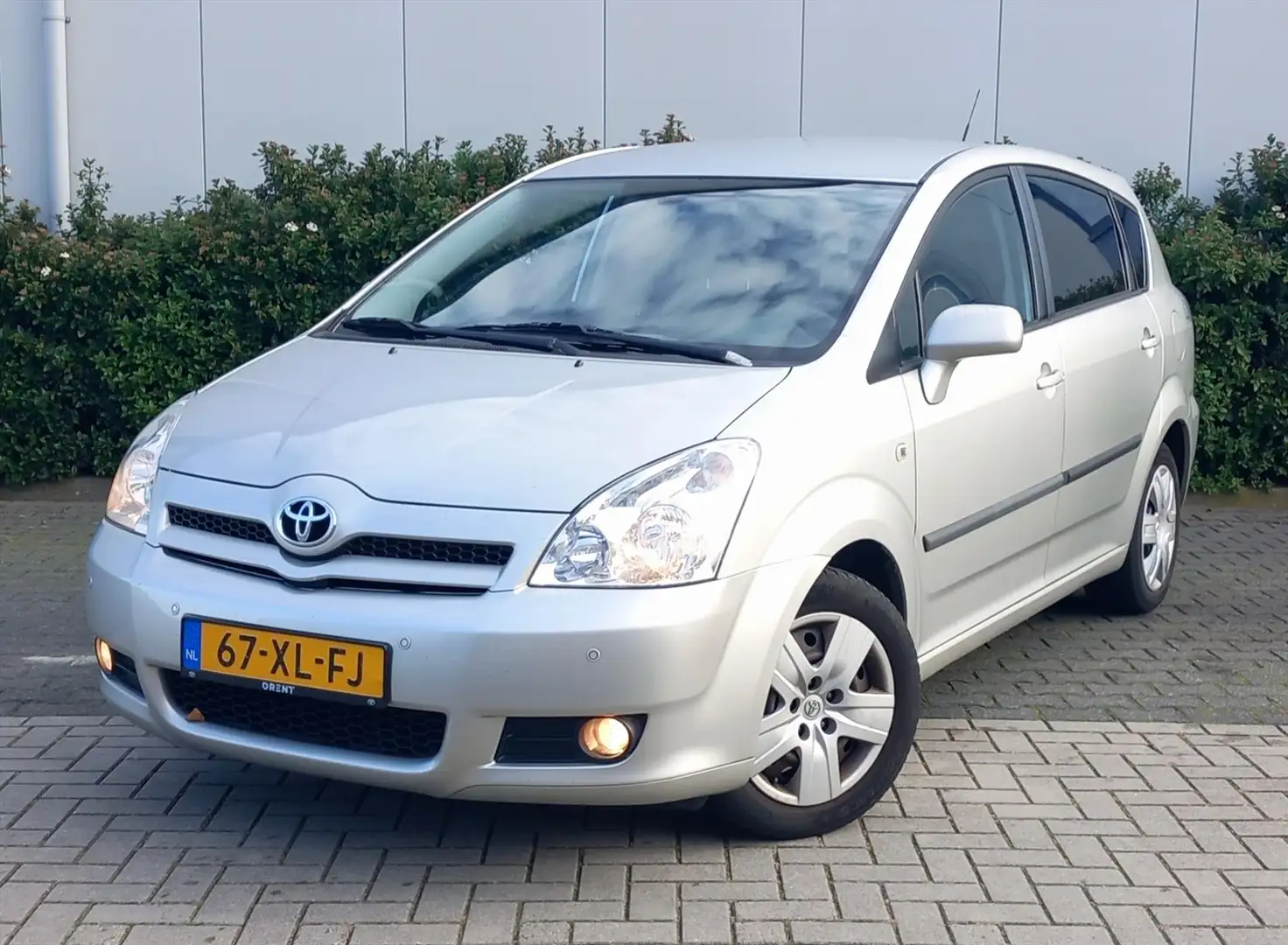 Toyota Corolla Verso 1.8 VVT-I 5P Dynamic Clima Gris - 1