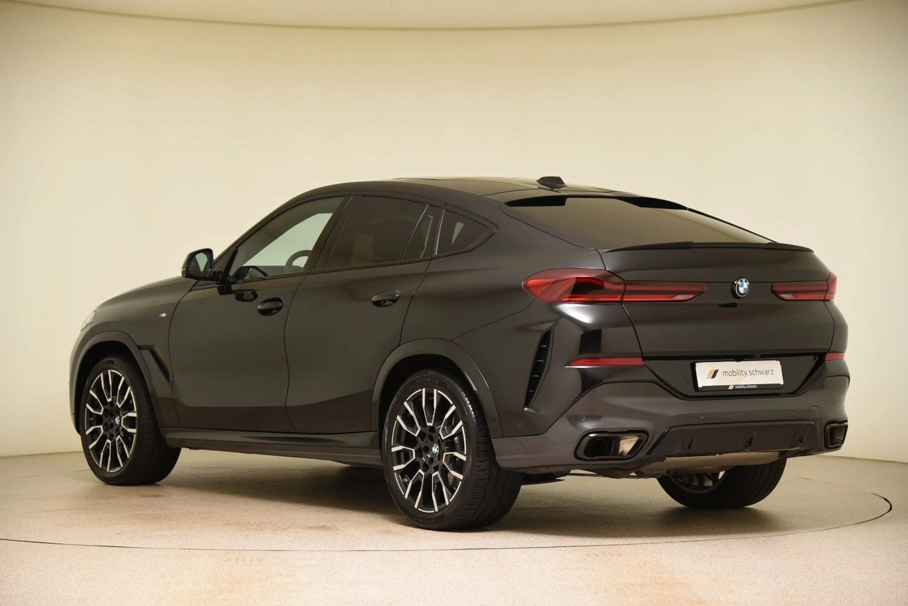 BMW X6 xDrive30d M Sport Pro ACC StandHzg Gestik LED — photo 2