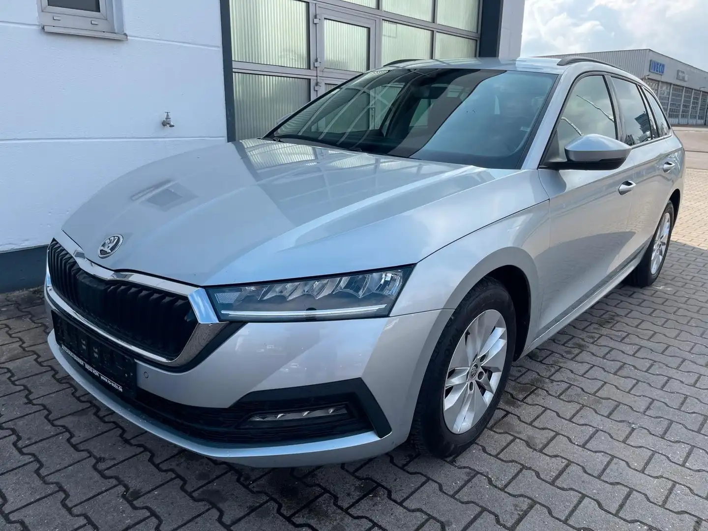 Skoda Octavia Combi 2021 Ambition/1.Hd/S-Heft/MwSt/LED Argent - 1