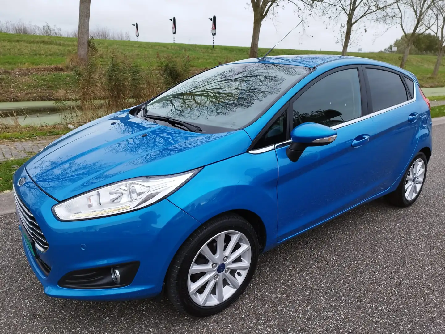 Ford Fiesta 1.0 EcoBoost Titanium ** 125 PK ** NAVI ** Wi Pakk Bleu - 2