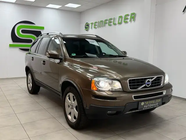 Volvo XC90 D5 Momentum Geartronic / 7 SITZE / LEDER