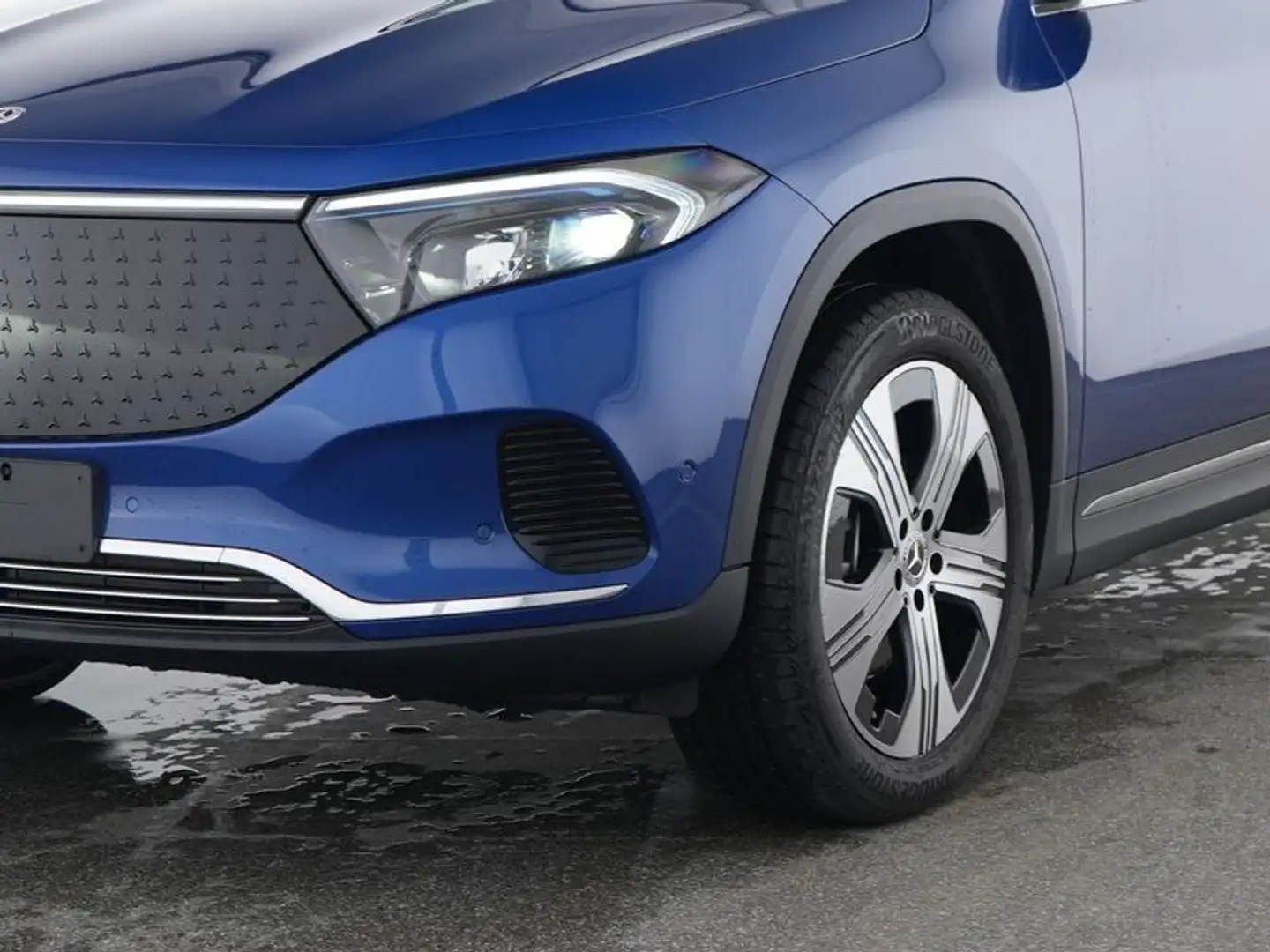 Mercedes-Benz EQA 300 4M Progressive-Advanced-Plus/AHK/Flex Schwarz - 2