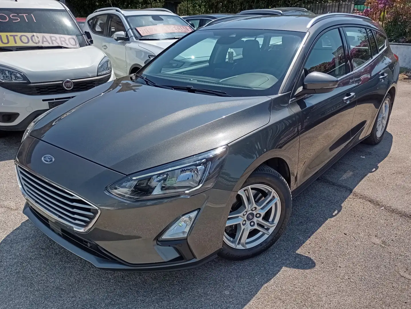Ford Focus SW 1.0 EcoBoost 100CV Business Grau - 2