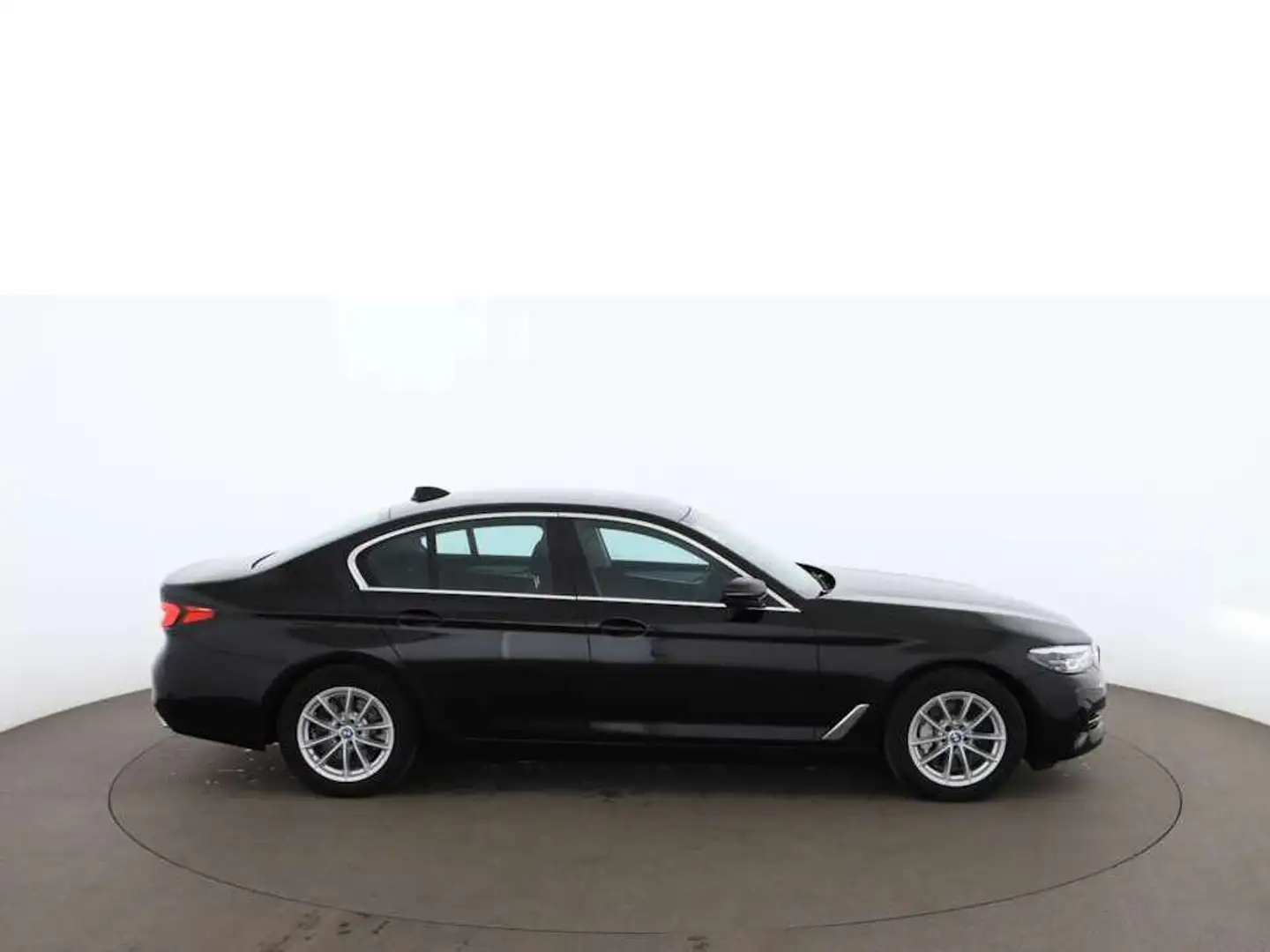 BMW 530 e xDrive Aut LED NAVI SITZHZG R-KAMERA PDC Schwarz - 2