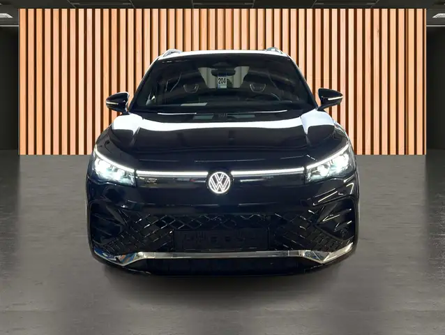 Volkswagen Tiguan view 24