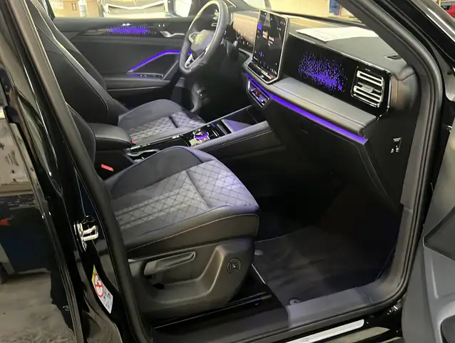 Volkswagen Tiguan view 23