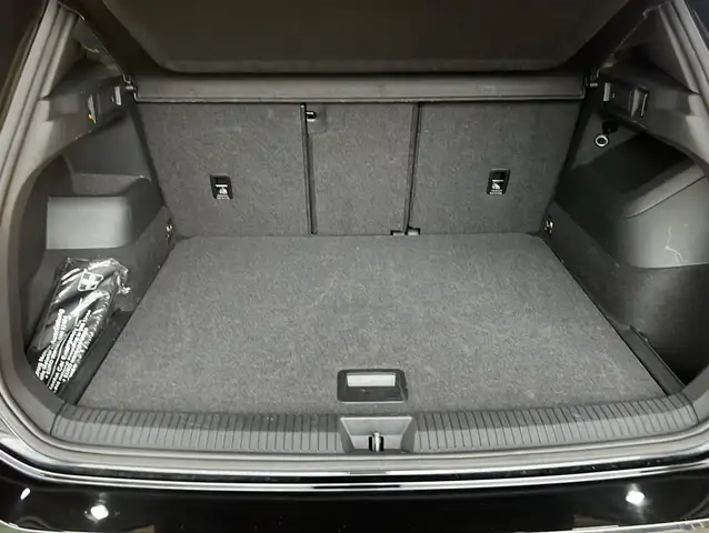 Volkswagen Tiguan view 18
