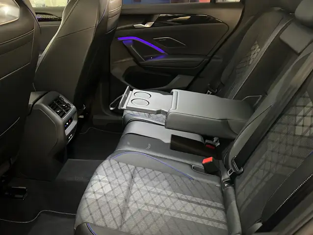Volkswagen Tiguan view 13