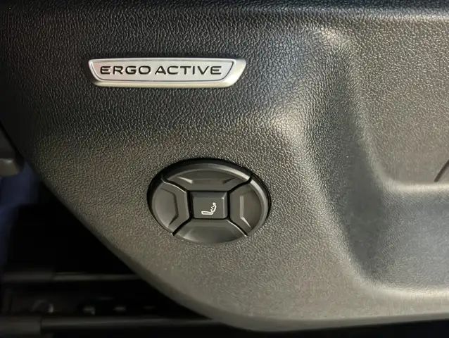 Volkswagen Tiguan view 6