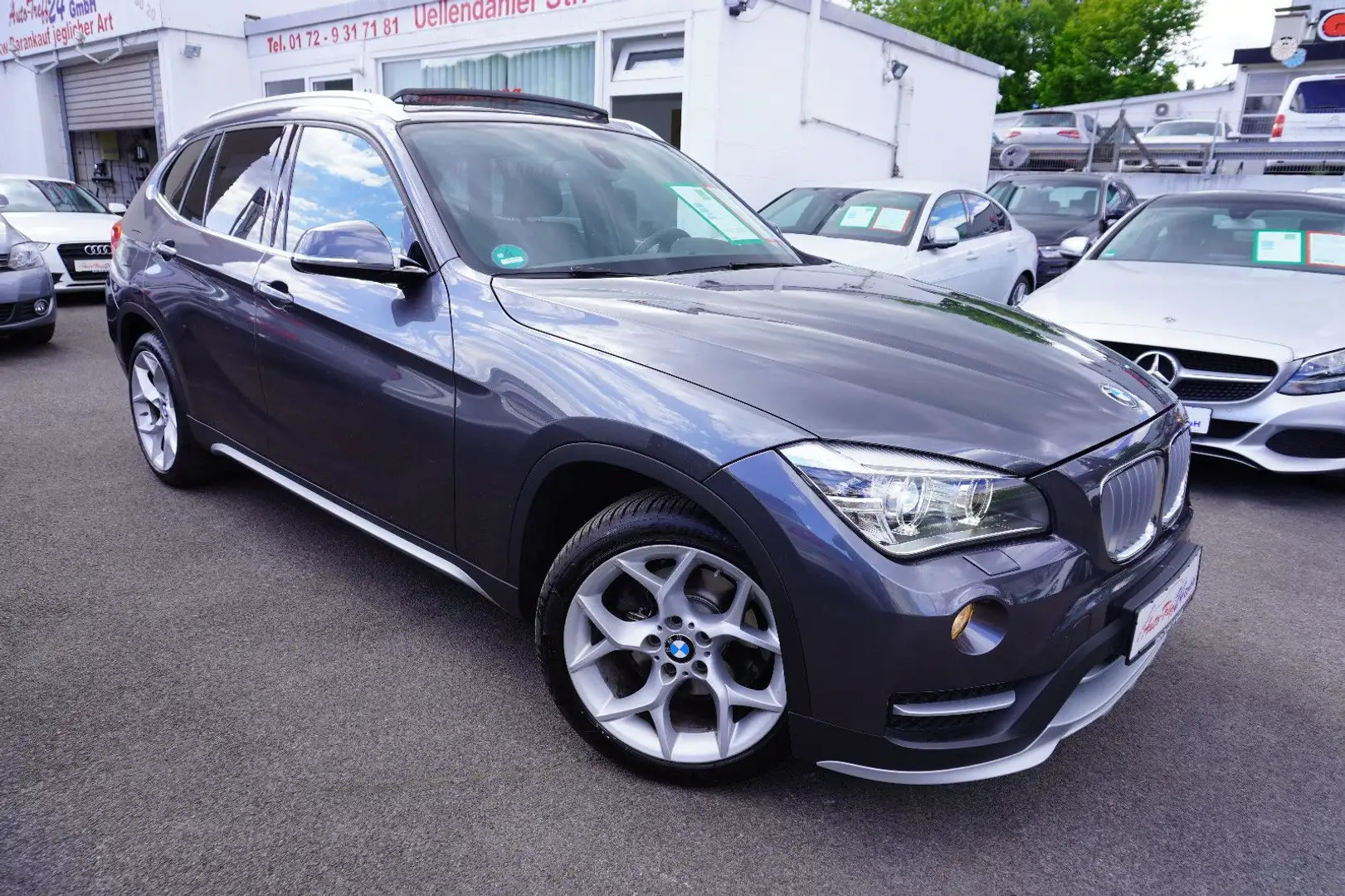 BMW X1 18 d sDrive*X-Line*Autom.*Bi-Xenon*Navi*Pano* Grau - 1