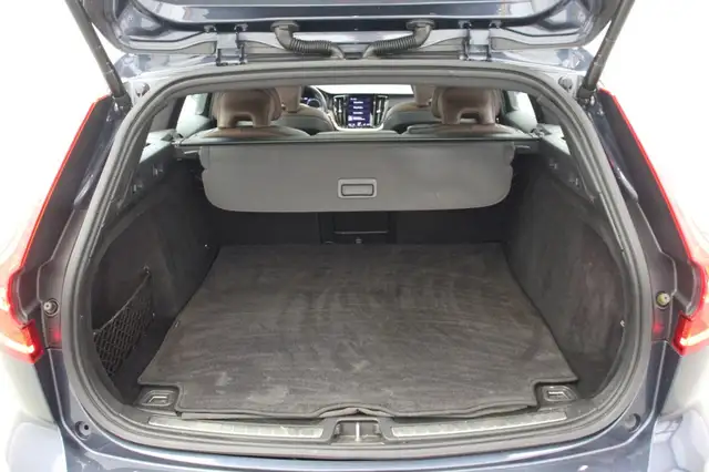 Volvo V60 view 11