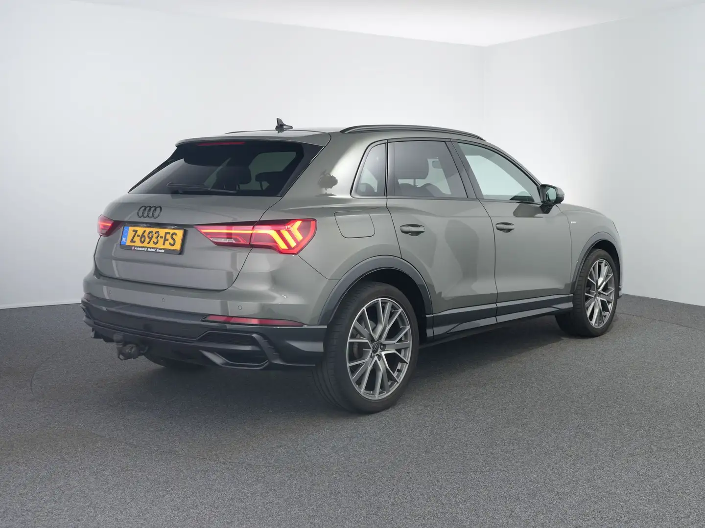 Audi Q3 35 TFSI S Line edition one | 20inch | Camera | Zwe Grigio - 2