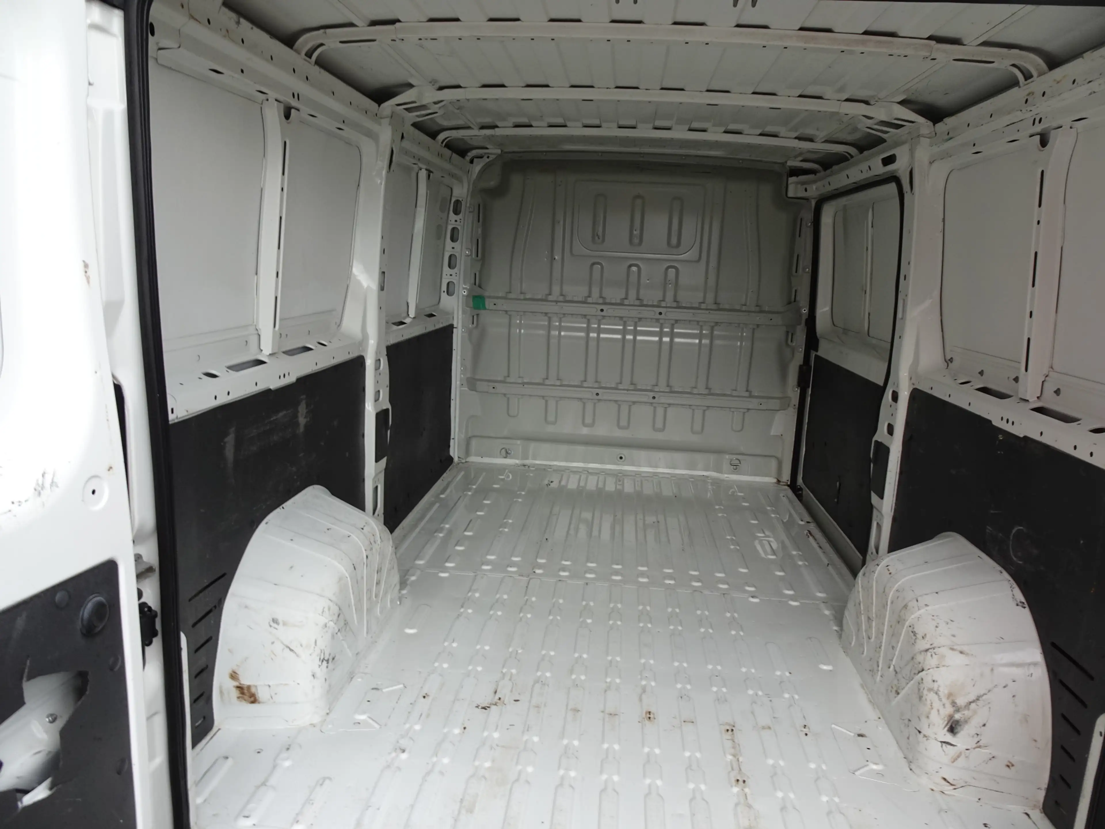 Peugeot Boxer 330 2.2 HDI L2H1 XT 3 zits airco — photo 11