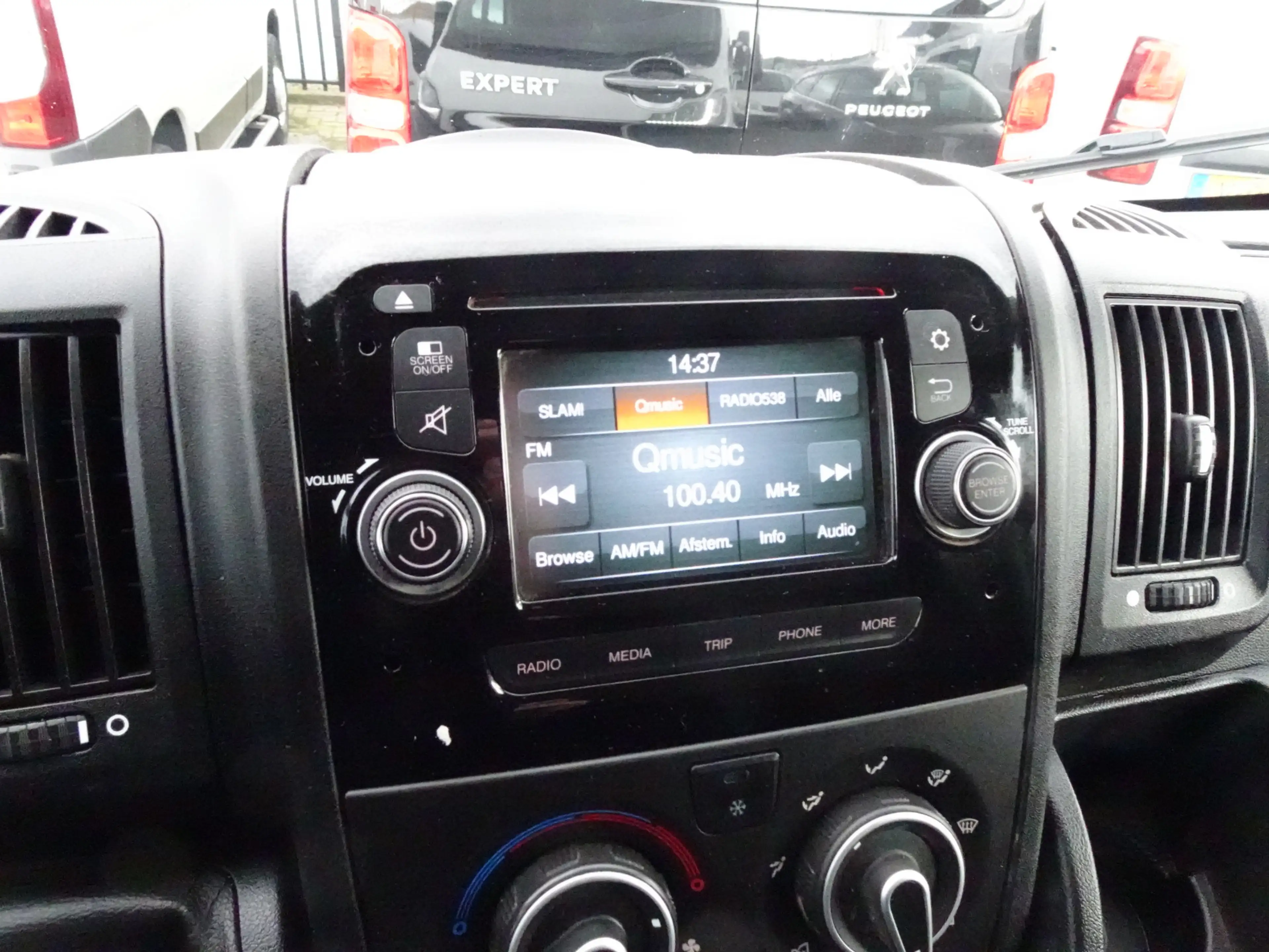 Peugeot Boxer 330 2.2 HDI L2H1 XT 3 zits airco — photo 8