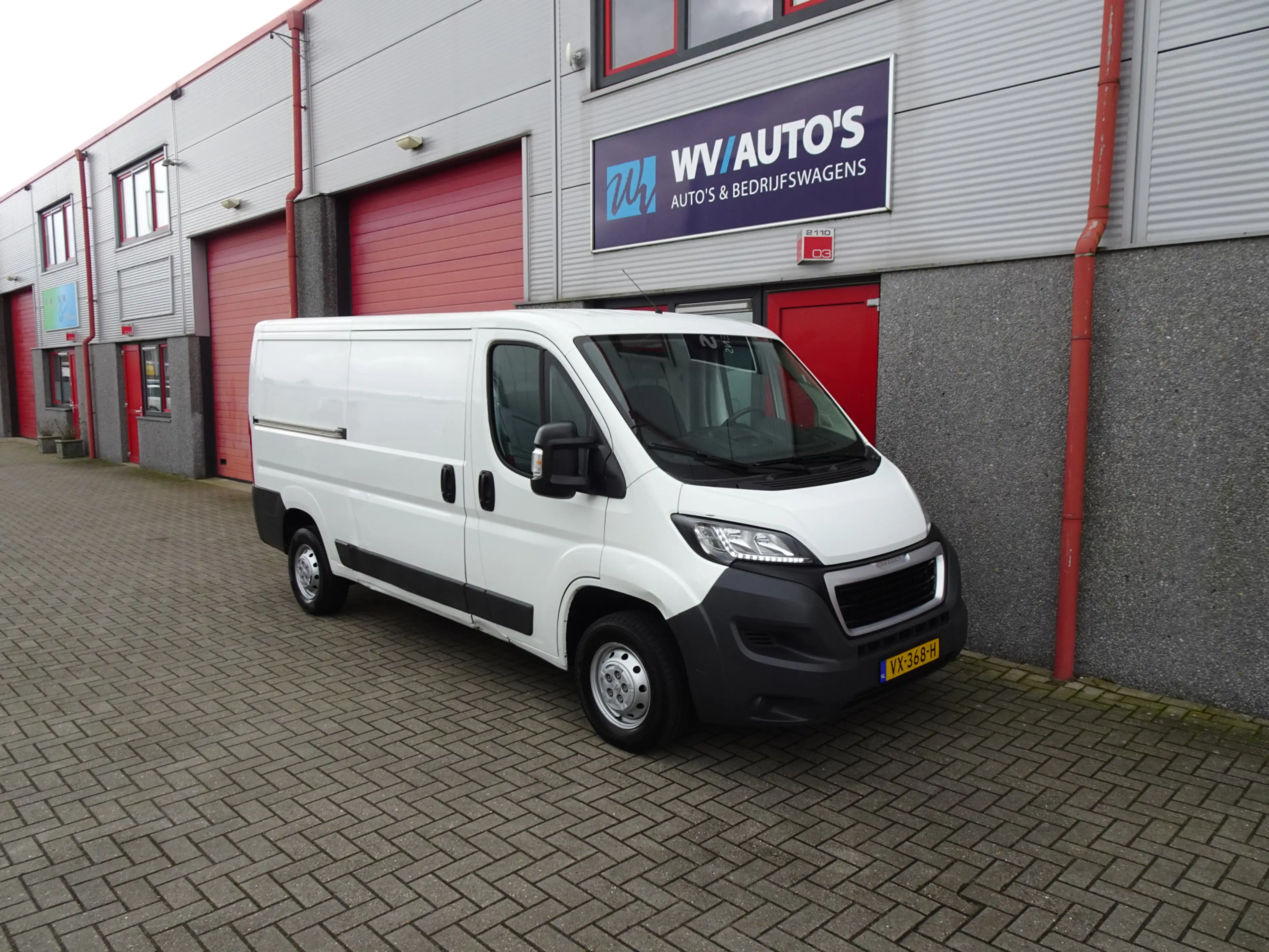 Peugeot Boxer 330 2.2 HDI L2H1 XT 3 zits airco — photo 4