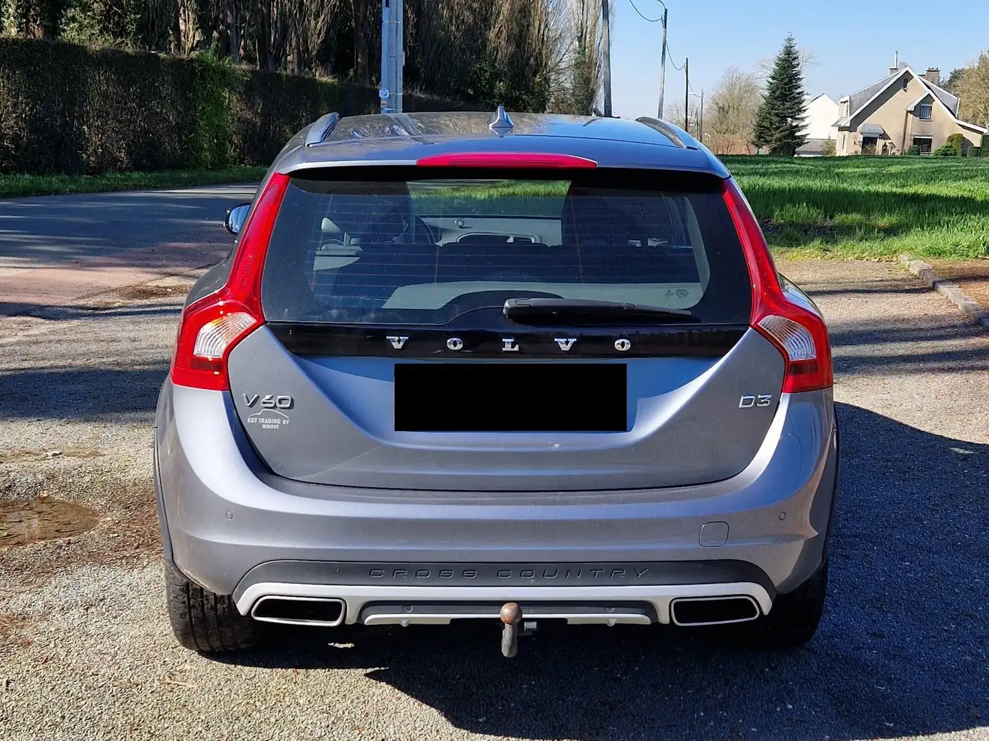 Volvo V60 Cross Country 2.0 D3 Pro Grijs - 2