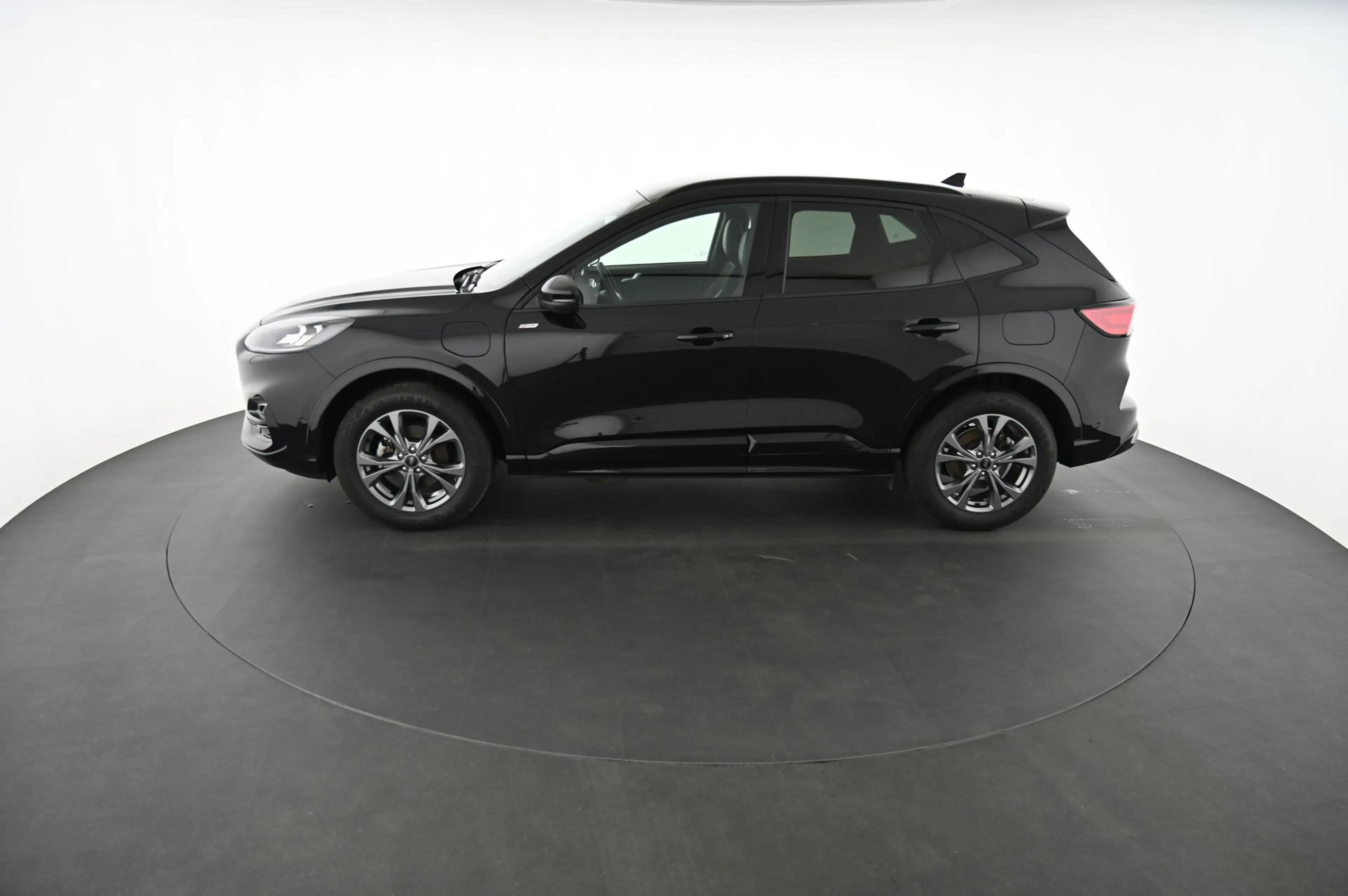 Ford Kuga 5 Duratec Plug-in-Hybrid PHEv ST-Line X Pickerl N — photo 5