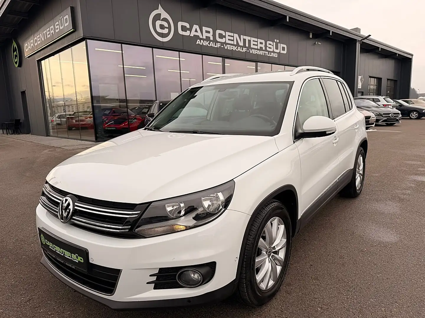 Volkswagen Tiguan 1,4 TSI Sport&Style BMT DSG Weiß - 1