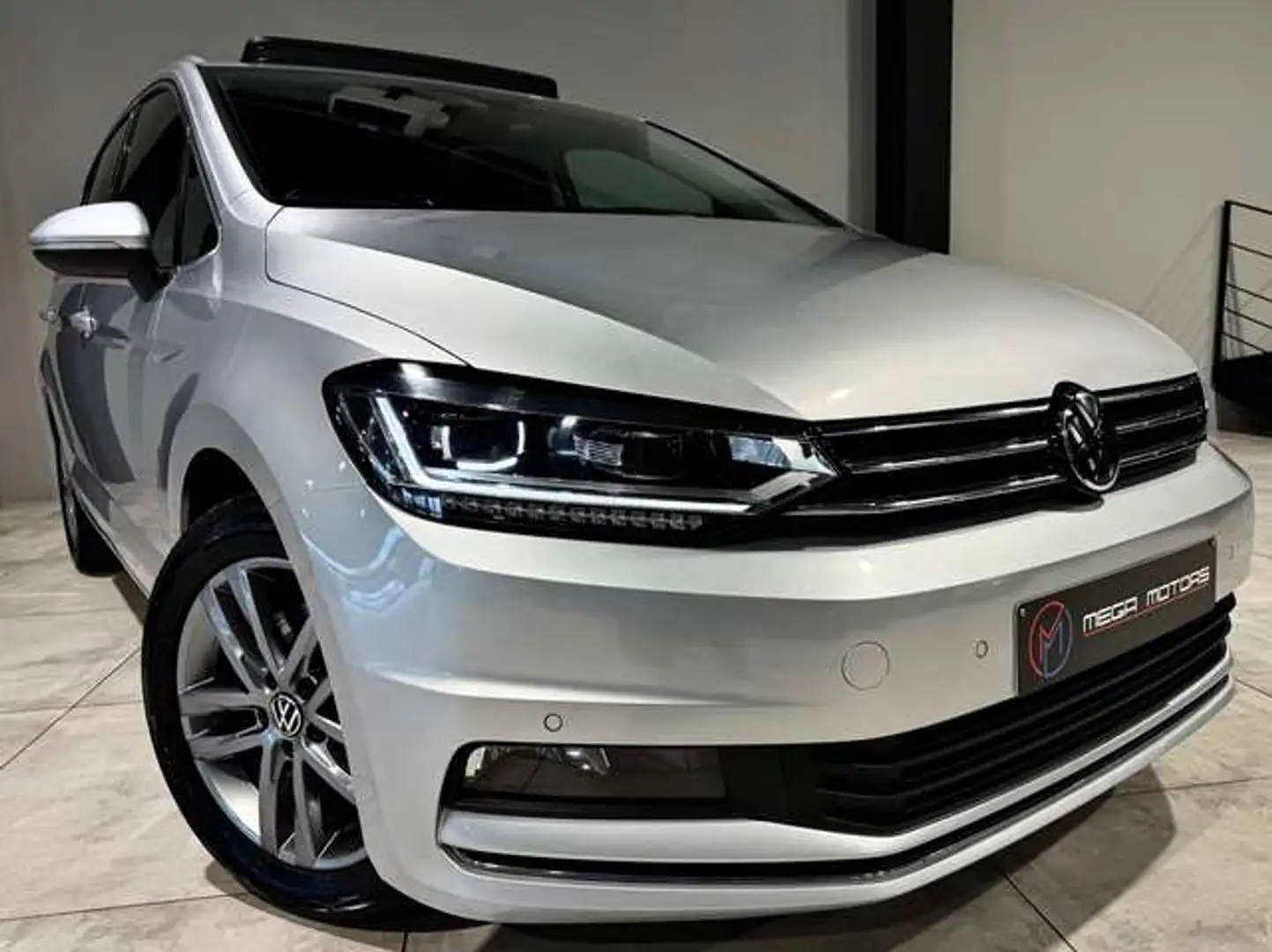 Volkswagen Touran 2.0 TDi 122CV HiGHLiNE" 7 PLACES PANO CARPLAY NAVi Silber - 1