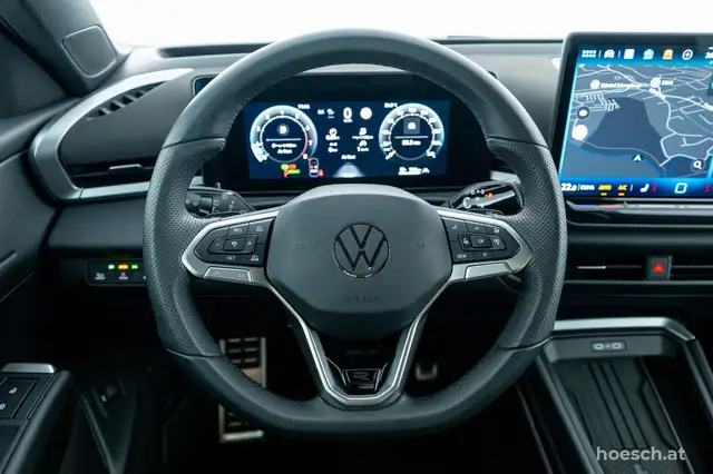 Volkswagen T-Roc view 6