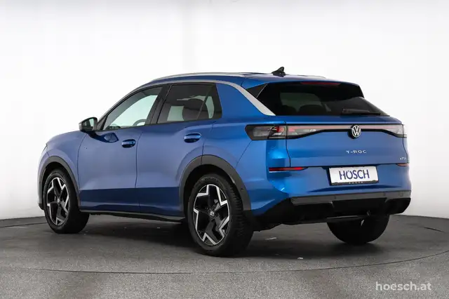 Volkswagen T-Roc view 4