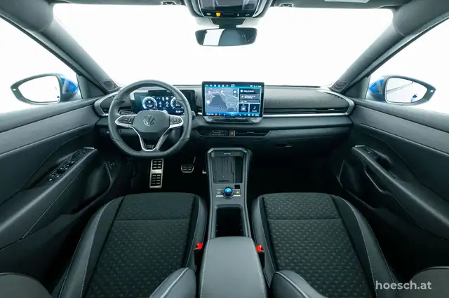Volkswagen T-Roc view 5
