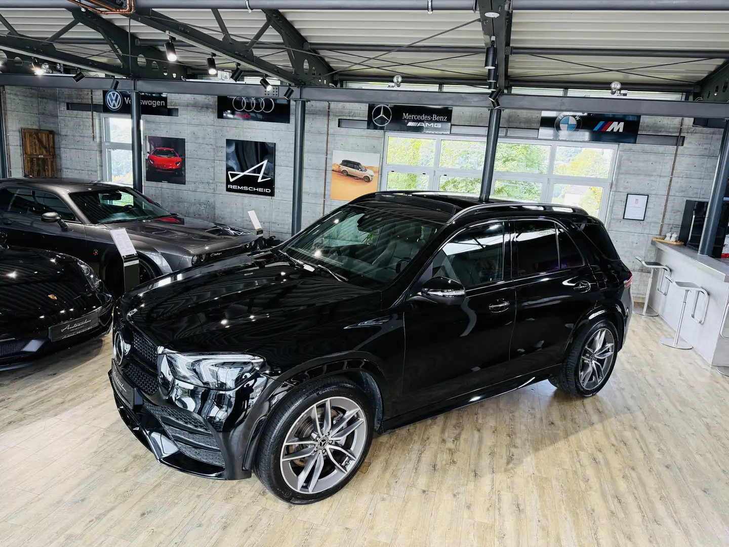 Mercedes-Benz GLE 350 de 4Matic AMG Line*PANO*AHK*360°KAM*LUFT Schwarz - 2