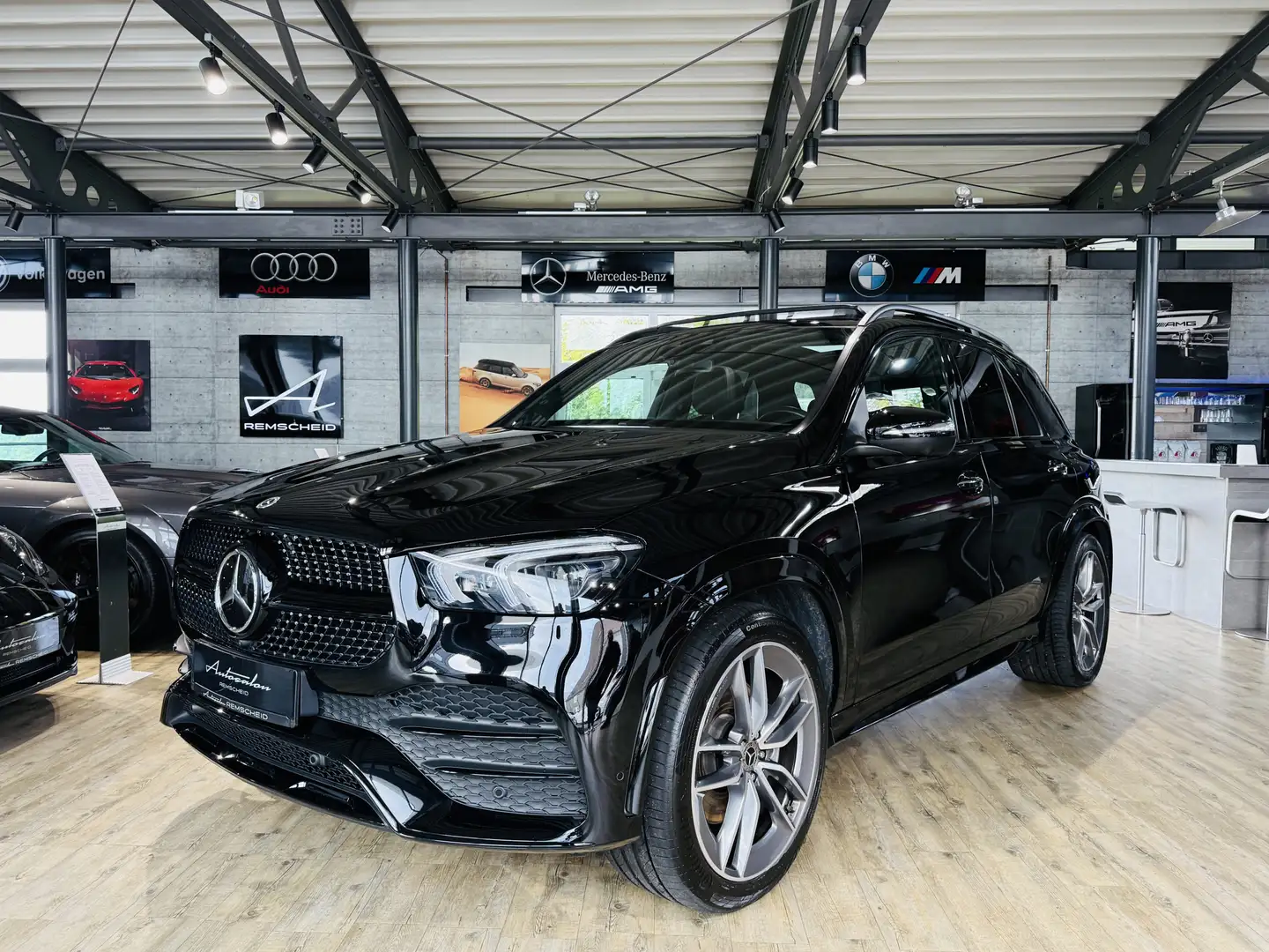 Mercedes-Benz GLE 350 de 4Matic AMG Line*PANO*AHK*360°KAM*LUFT Schwarz - 1