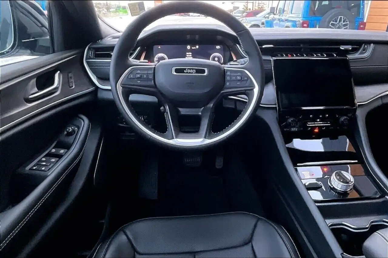 Jeep Grand Cherokee снимка Jeep Grand Cherokee