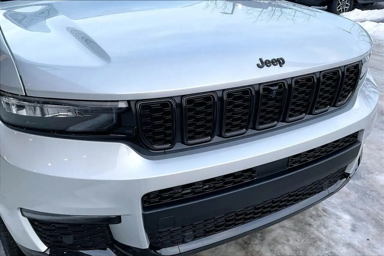 Jeep Grand Cherokee снимка Jeep Grand Cherokee