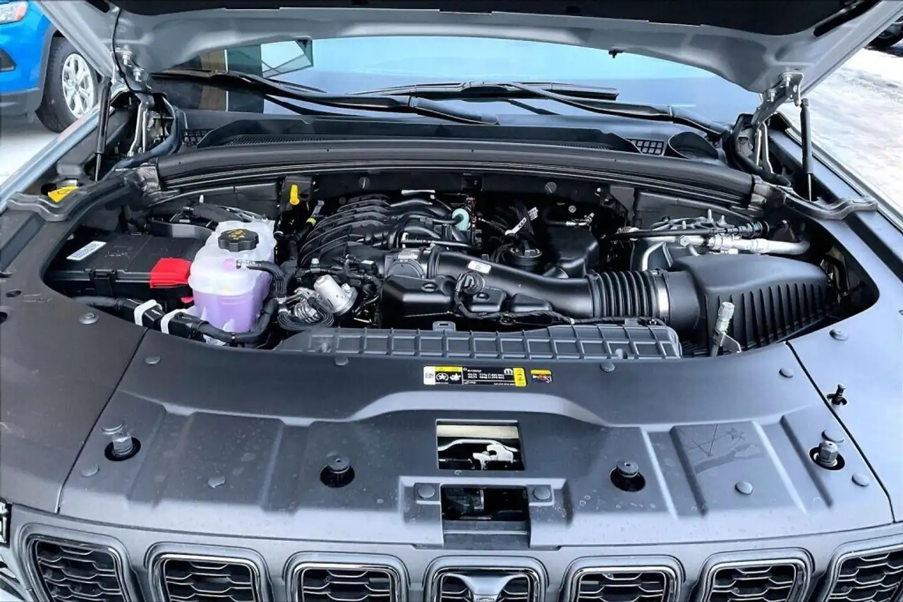 Jeep Grand Cherokee снимка Jeep Grand Cherokee