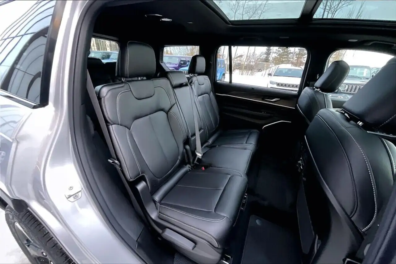 Jeep Grand Cherokee снимка Jeep Grand Cherokee