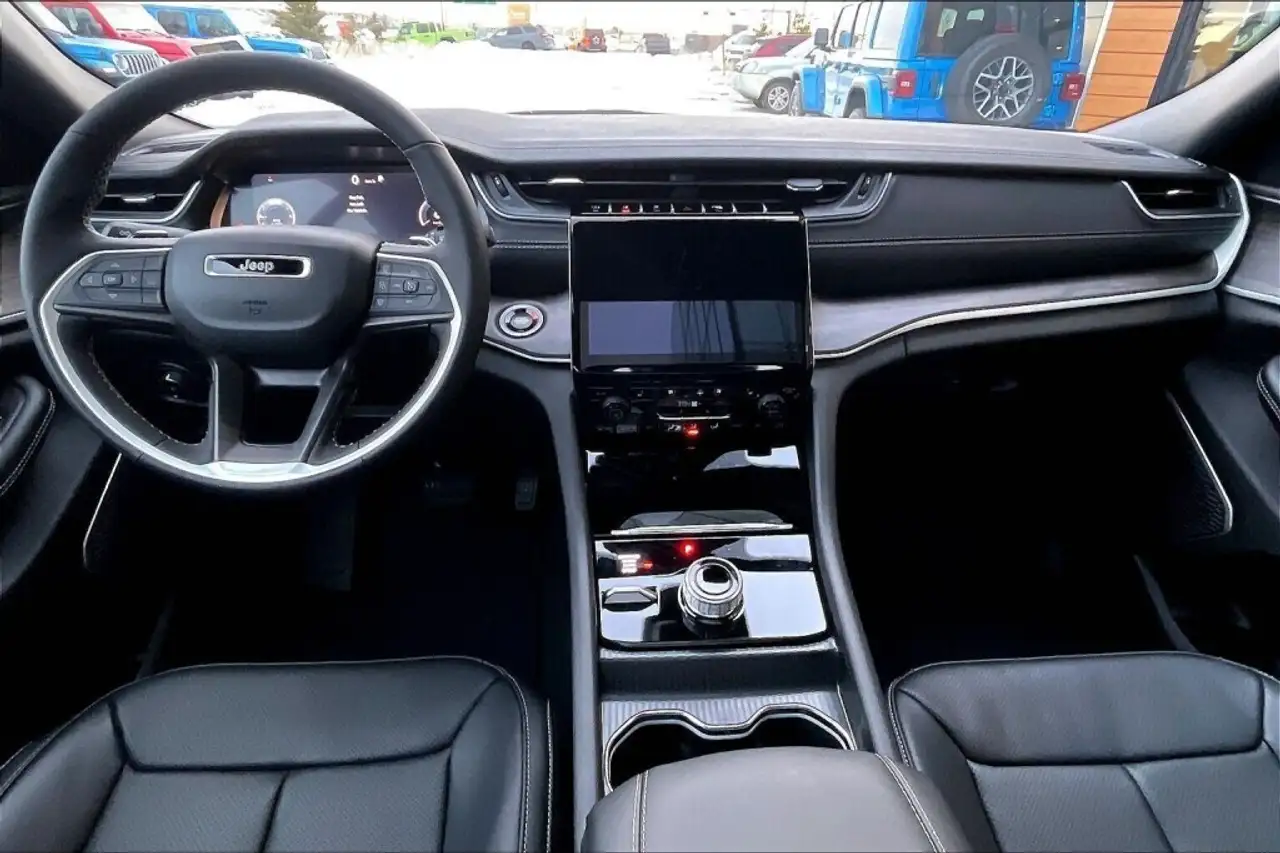 Jeep Grand Cherokee снимка Jeep Grand Cherokee