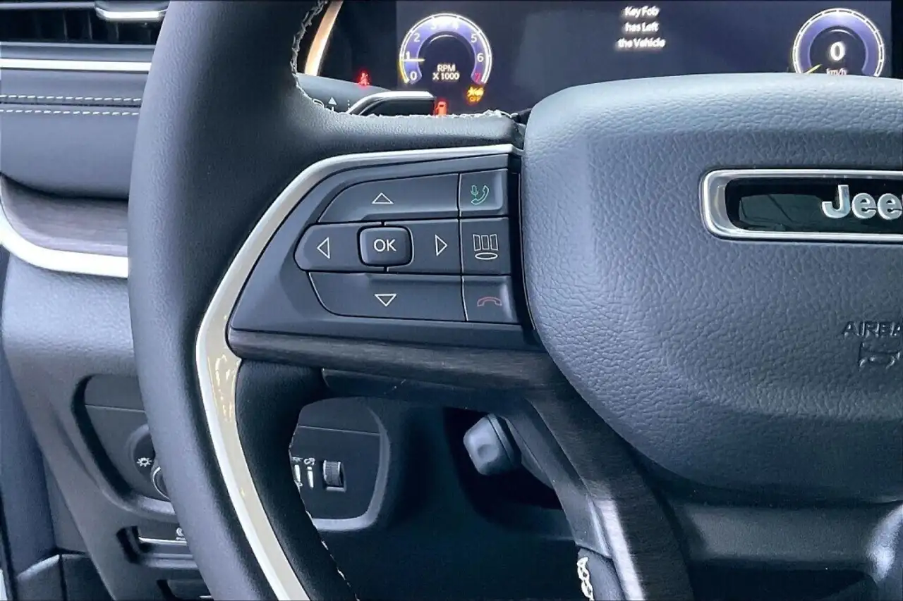 Jeep Grand Cherokee снимка Jeep Grand Cherokee