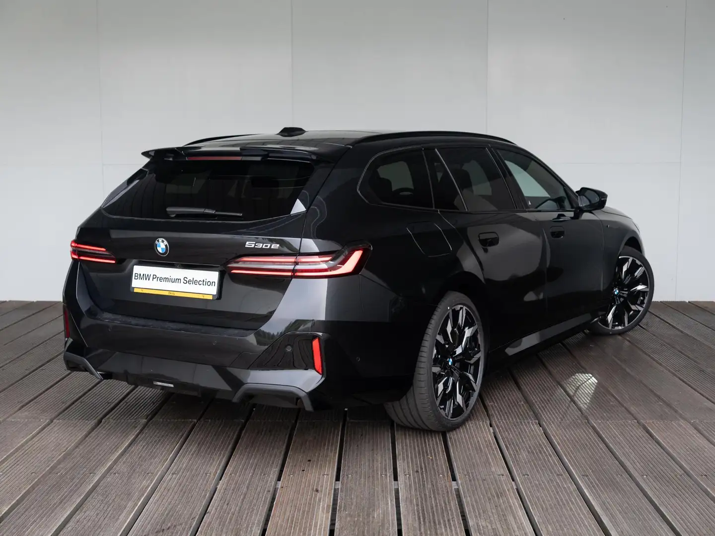 BMW 530 5 Serie Touring 530e | M Sportpakket Pro | Innovat Schwarz - 2