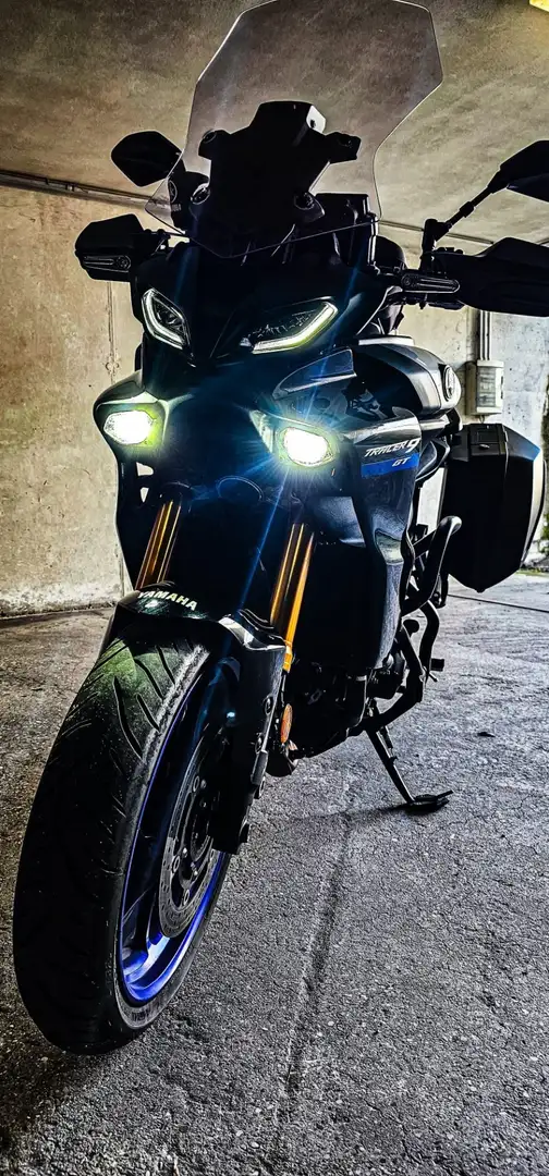 Yamaha Tracer 9 GT Argent - 1