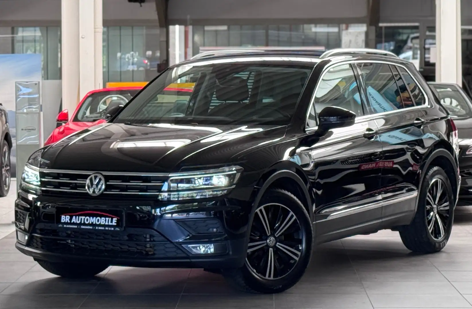 Volkswagen Tiguan Comfortline*AHK*HeadUp*Navi*18Zoll*nur Vw Service Zwart - 1