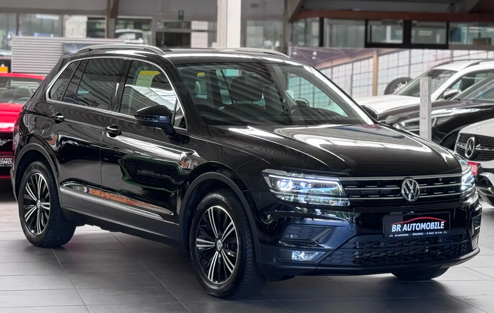 Volkswagen Tiguan Comfortline*AHK*HeadUp*Navi*18Zoll*nur Vw Service Zwart - 2
