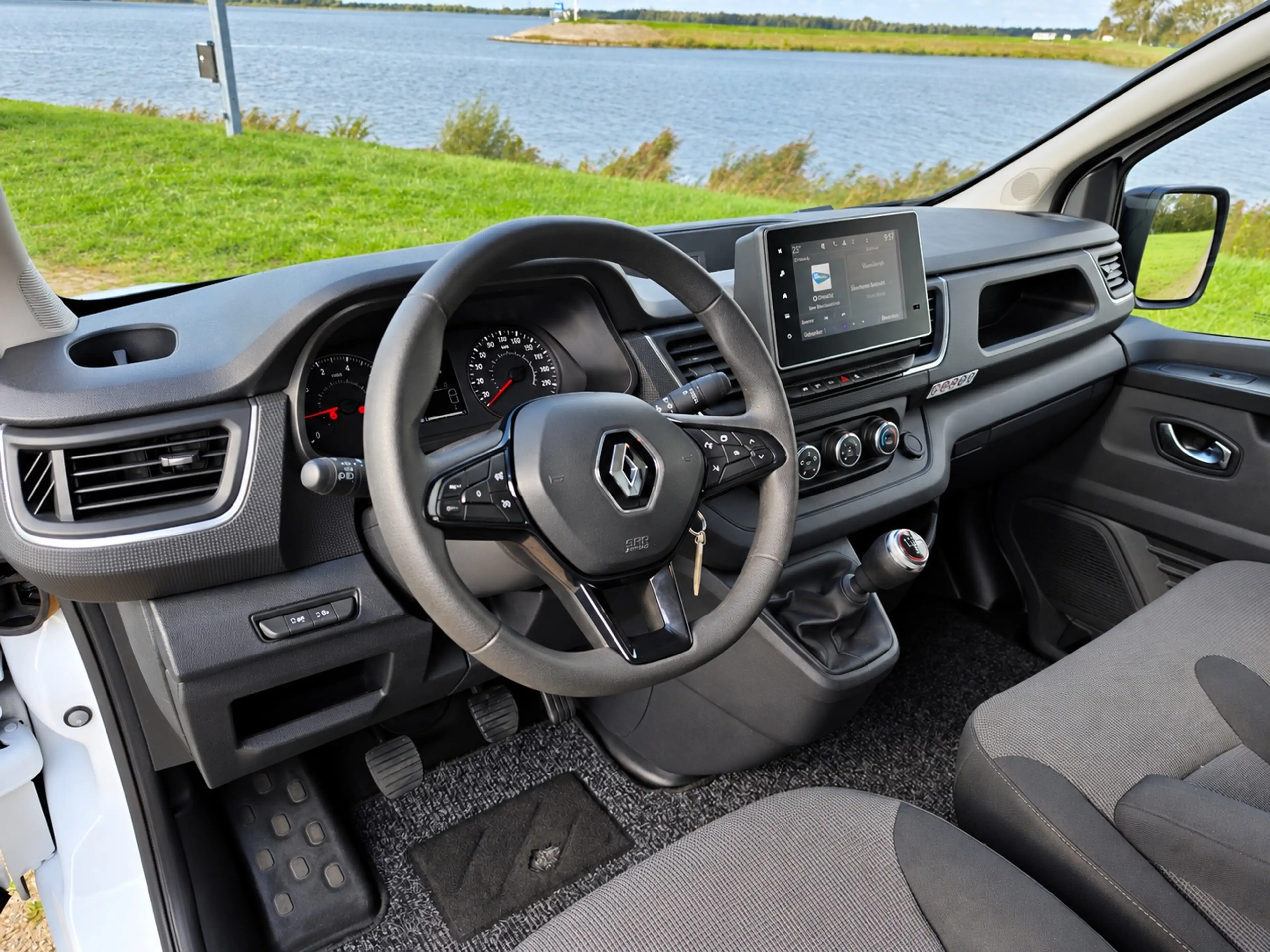 Renault Trafic 2.0 dCi T30 L2H1Bns — photo 3