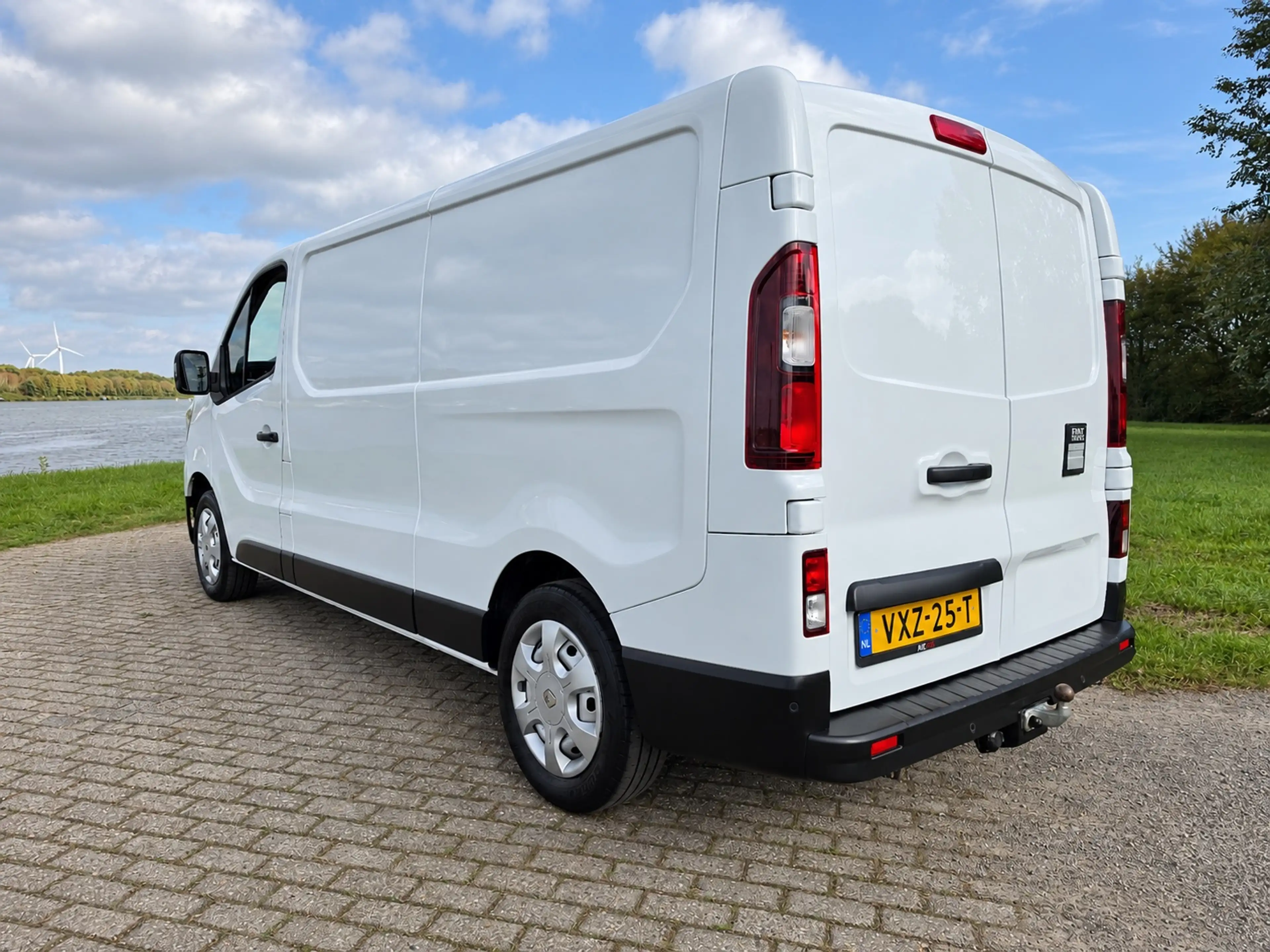 Renault Trafic 2.0 dCi T30 L2H1Bns — photo 11