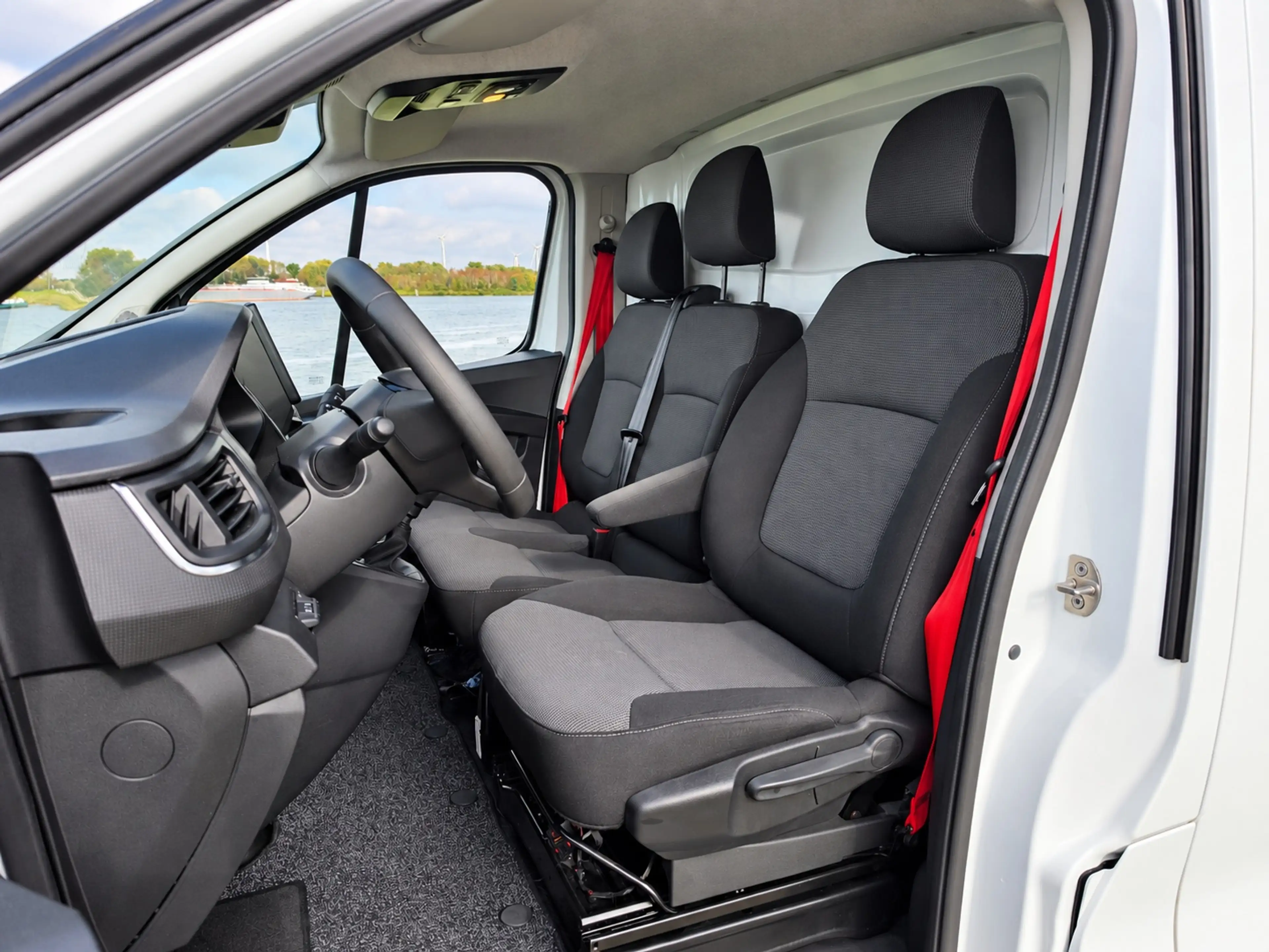 Renault Trafic 2.0 dCi T30 L2H1Bns — photo 4