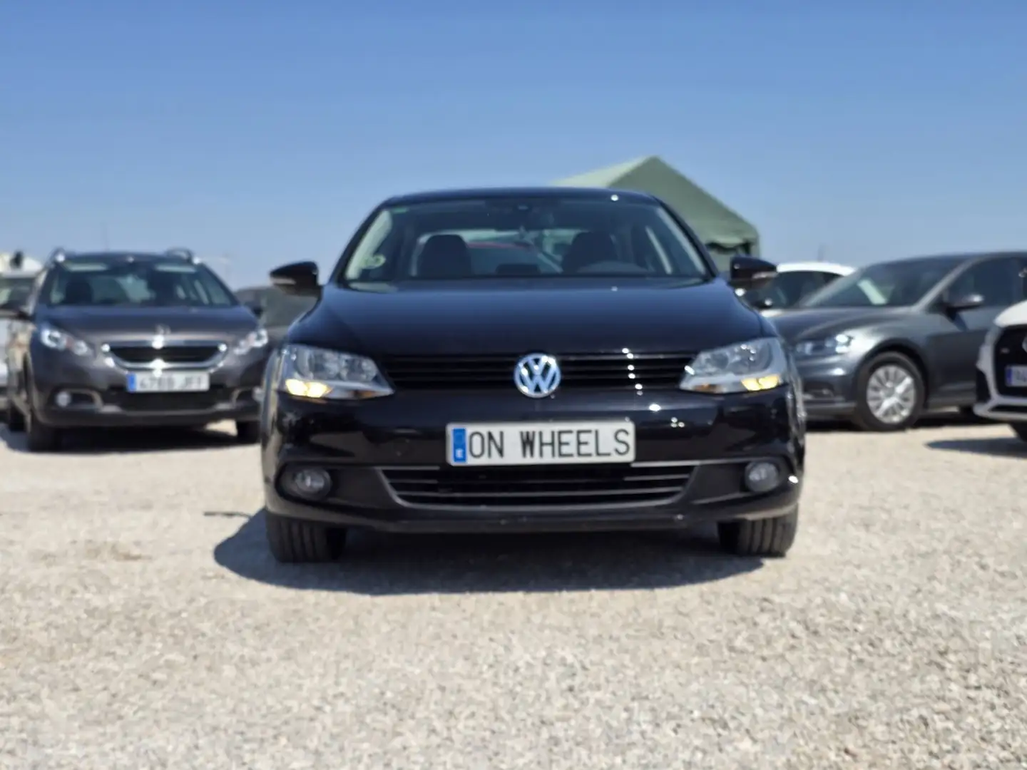 Volkswagen Jetta 1.6TDI Sport DSG Negro - 2