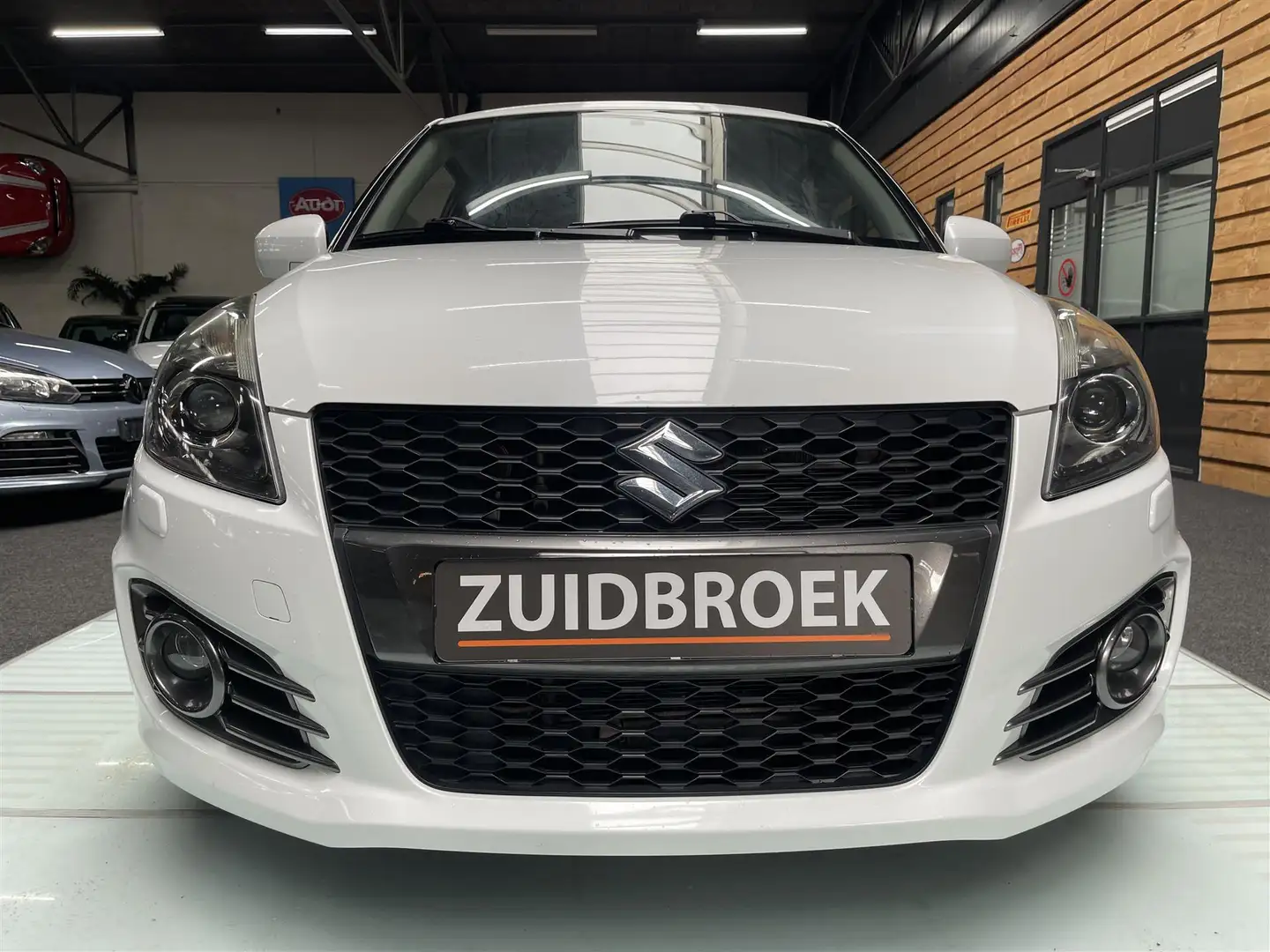 Suzuki Swift 1.6 Sport 97DKM!! CRUISE!! Clima!! Stuurbediening! Blanco - 2