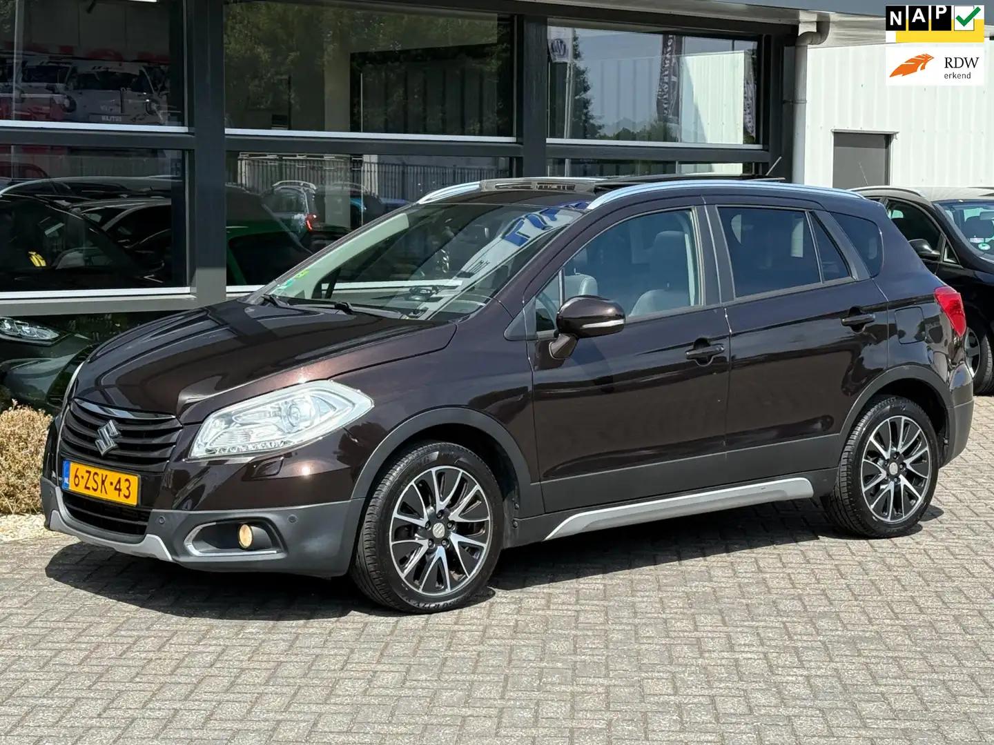 Suzuki SX4 S-Cross 1.6 DDiS High Executive Airco Pano NAP APK !! Bruin - 1