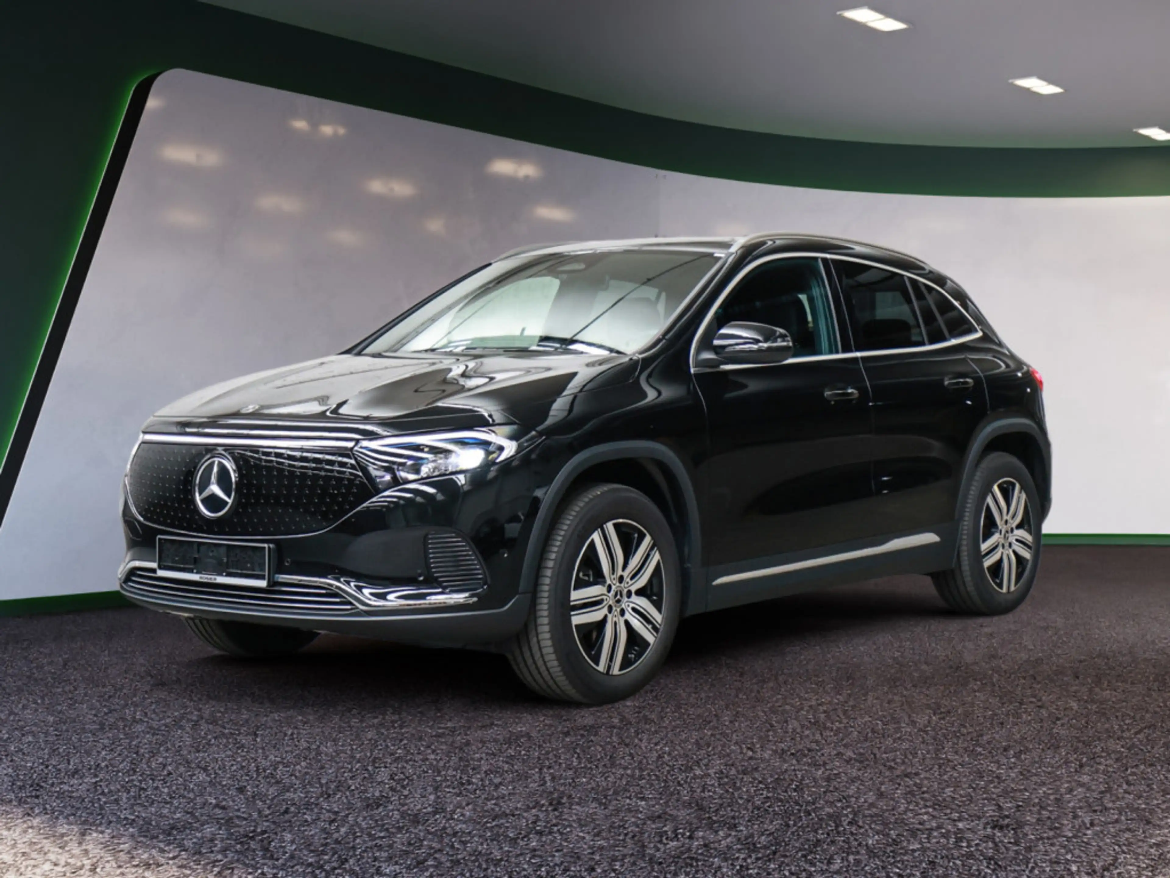 Mercedes-Benz EQA 300 4M Progressive Advanced PANO LED NAVI — photo 2