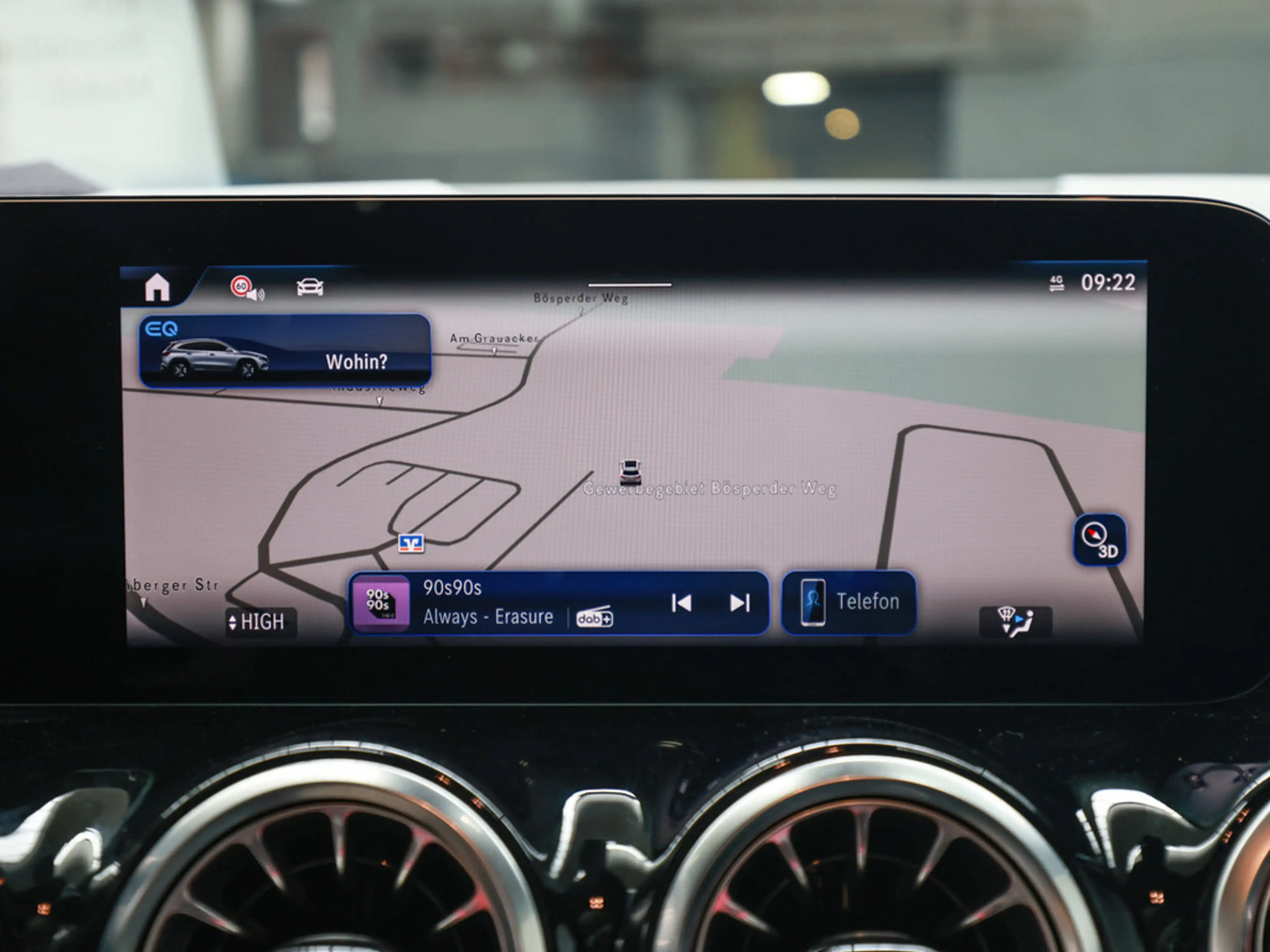 Mercedes-Benz EQA 300 4M Progressive Advanced PANO LED NAVI — photo 15