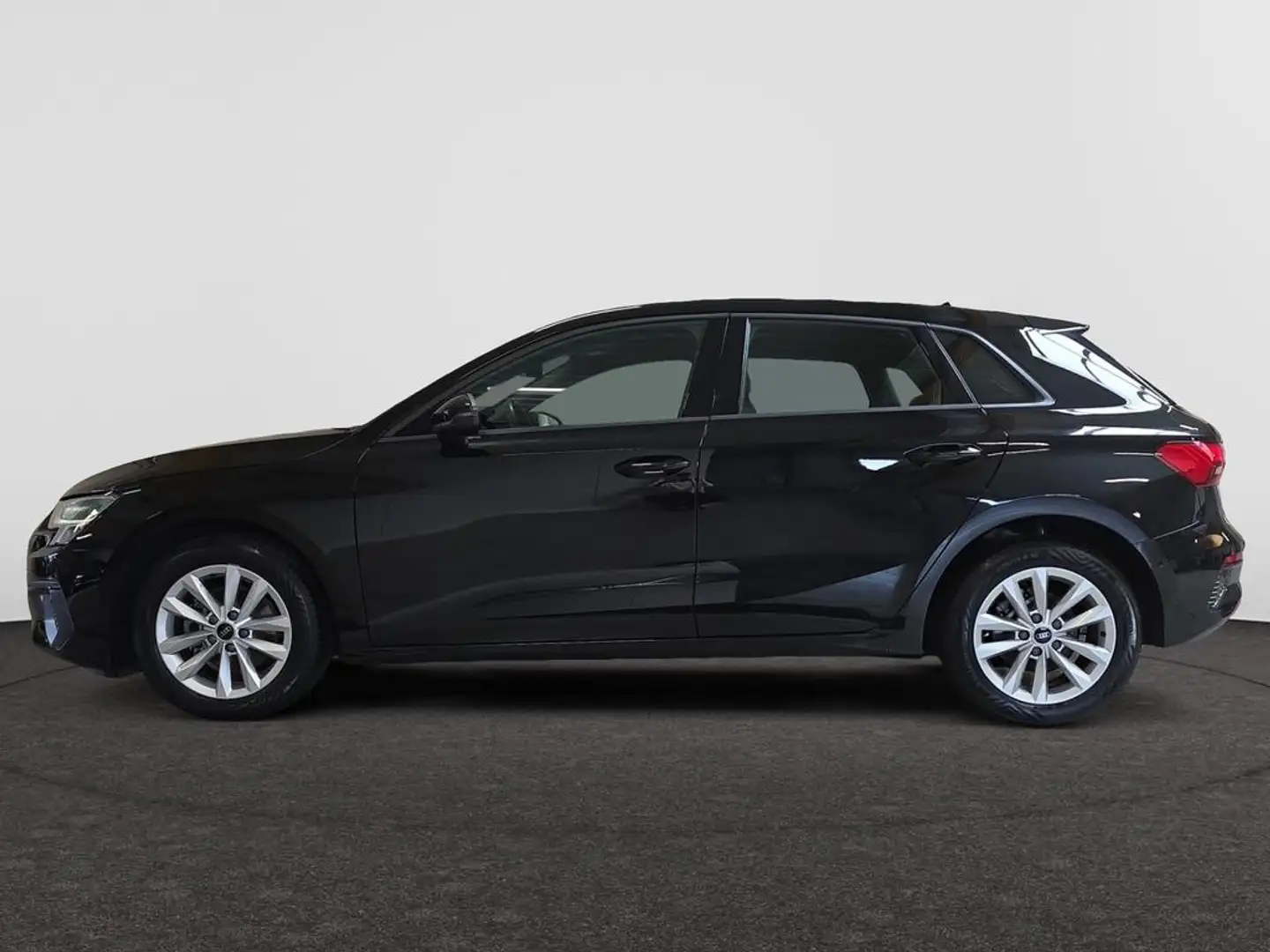 Audi A3 Sportback Business Edition Attraction 30 TFSI Negro - 2