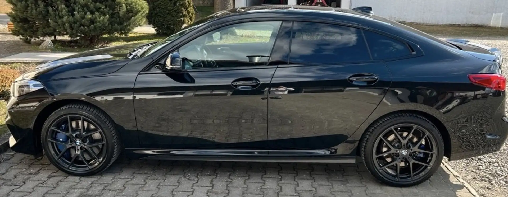 BMW 220 d XDRIVE Gran Coupe Aut. / Allrad VOLLAUSSTATTUNG Schwarz - 2