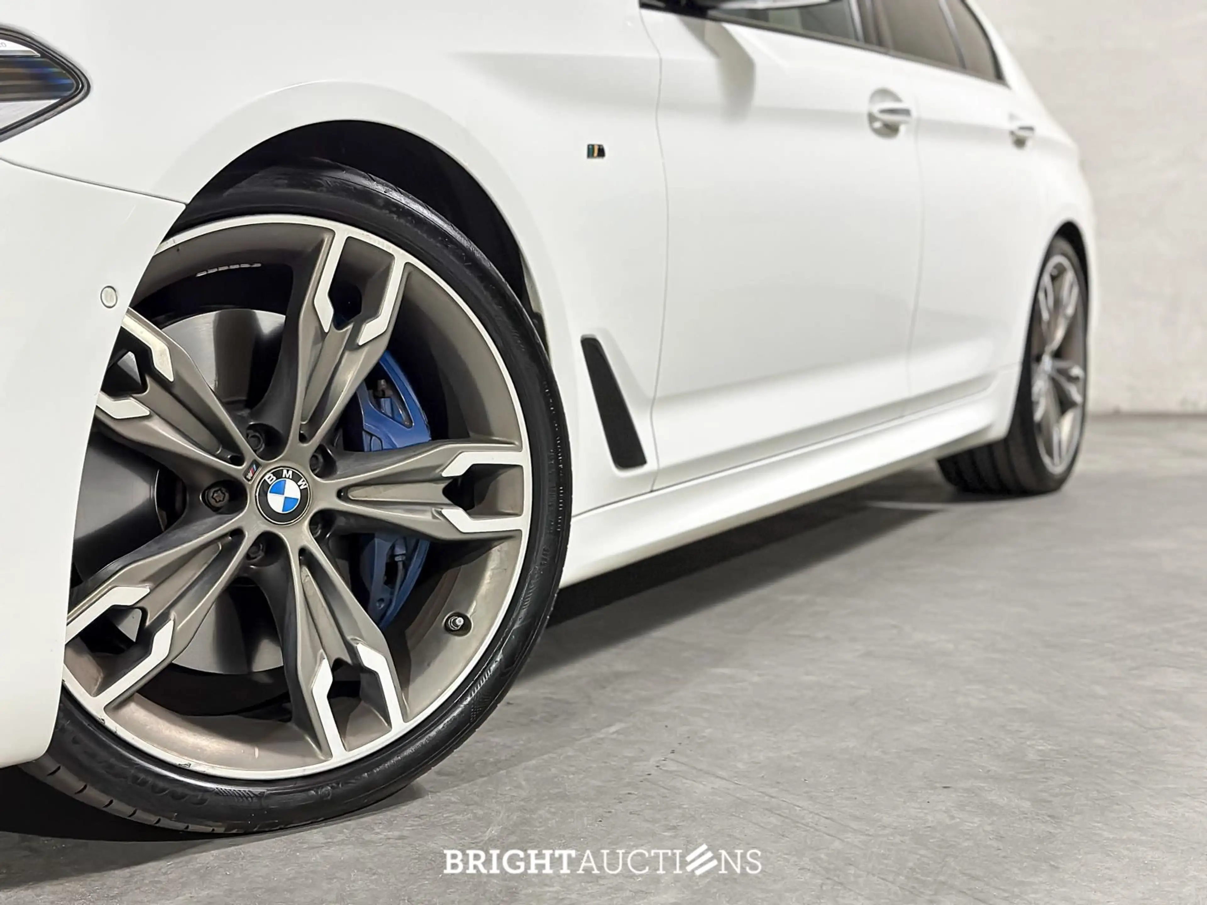 BMW M550 5-serie M550i xDrive High Executive — photo 9